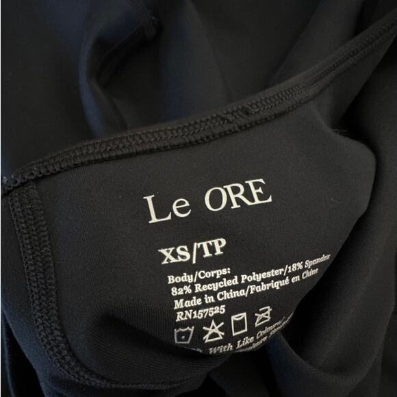 Le Ore - Sleeveless Catsuit in Black - Picture 4 of 4